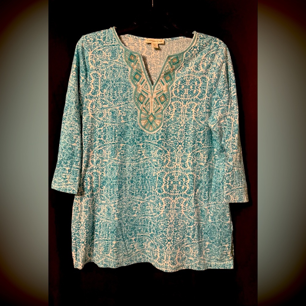 NWOT-Coldwater Creek Blue Women’s Patterned Top with V-Neck Beading. Size Medium